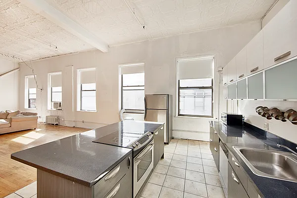 Rented by R New York | media 3