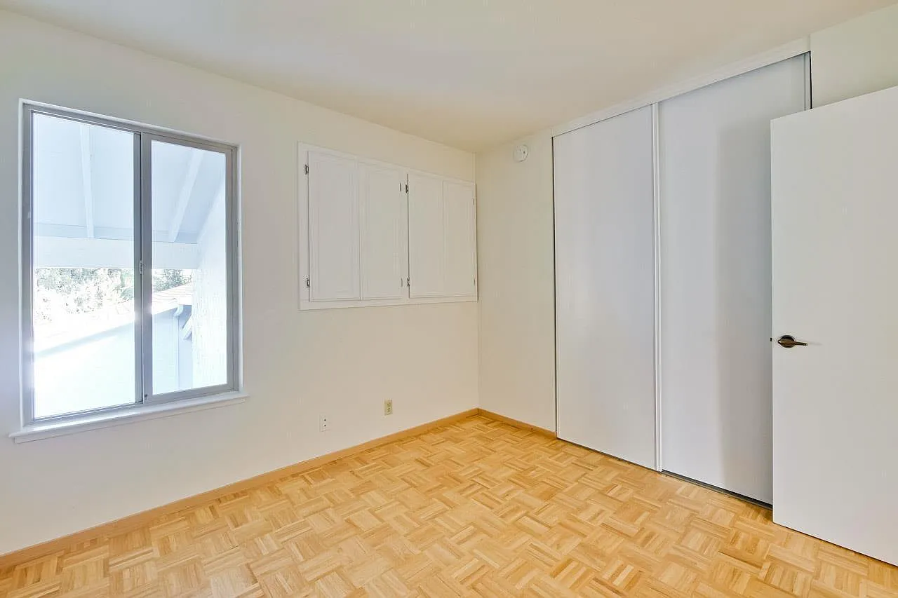 7488 Bayliss Ct — Photo 1