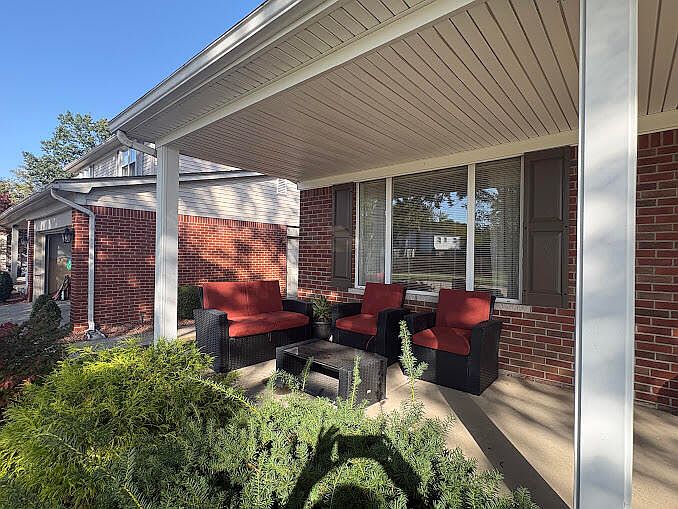 19339 Hampton St, photo 2
