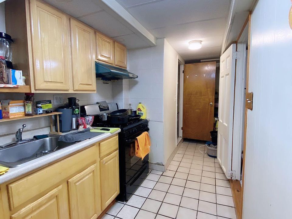 2nd image of 16012 65th Ave