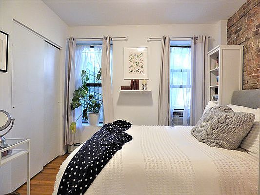 1st image of 305 E 92nd St APT 4D