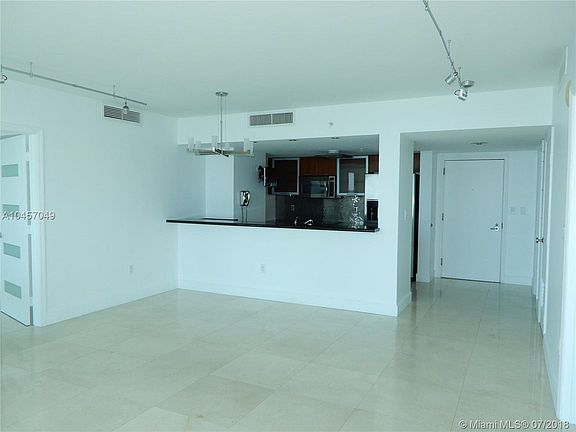 5th image of 1800 N Bayshore Dr APT 2807