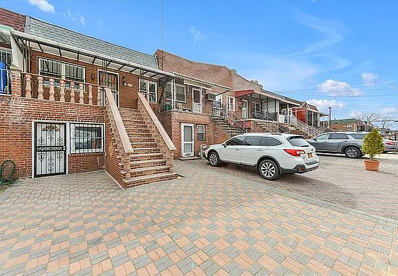 2nd image of 10316 Avenue K