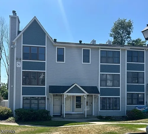 45 Burlington Ct Photo 1