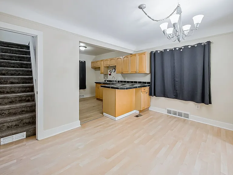 358 S Marshall St — Photo 5