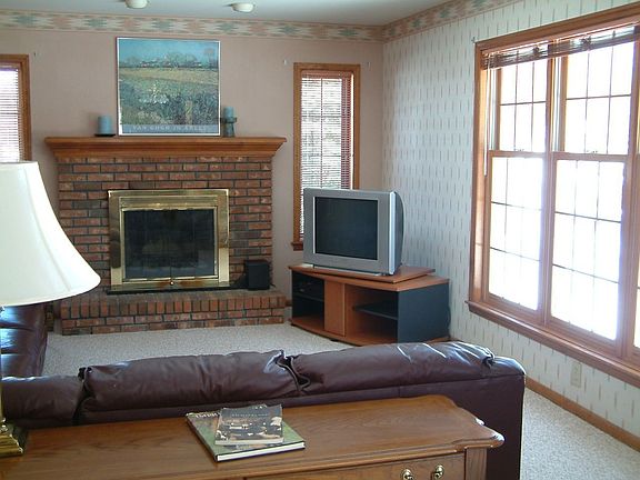 Fireplace In Family Rm