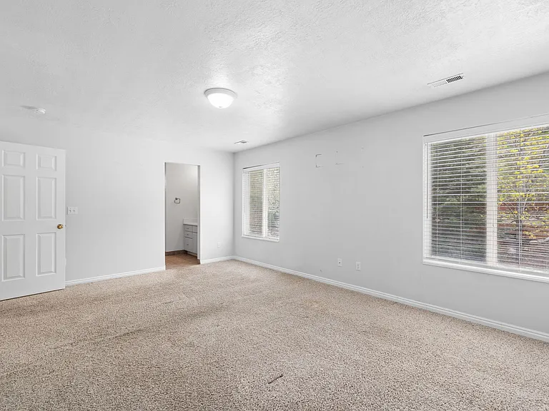 2102 E Candle Spruce Cv — Photo 32
