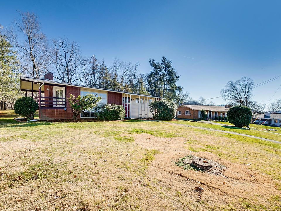 1st image of 316 Blue Haven Dr
