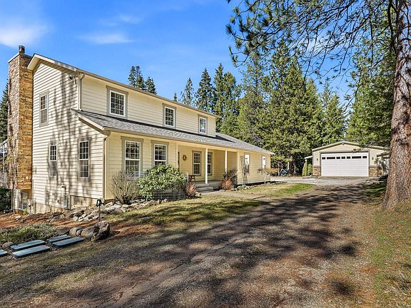 2nd image of 92 Fan Lake Rd W