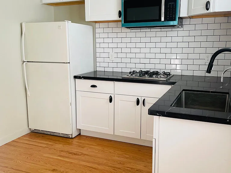 15165 Golden Gate Dr #15165 — Photo 10