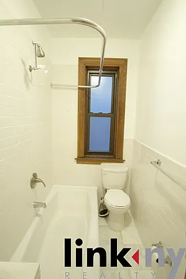 Rented by Link NY Realty | media 25