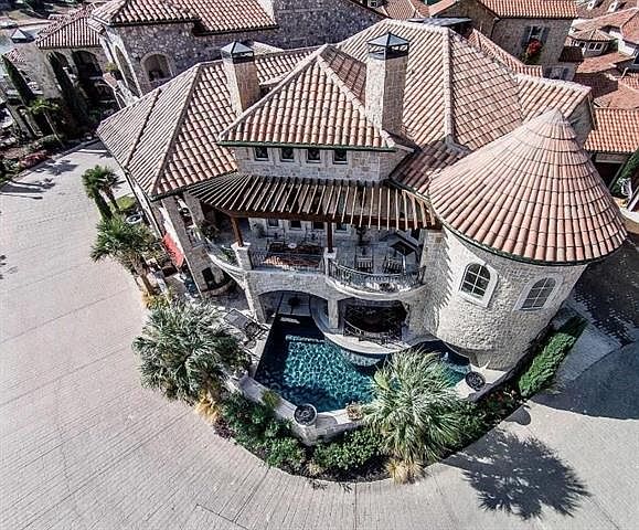 1st image of 600 Sea Side Ln