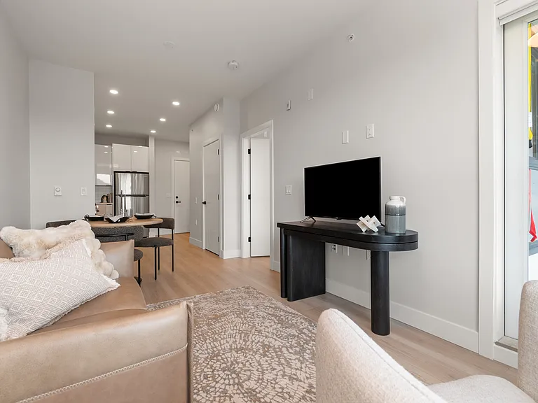45754 Wellington Ave #401 — Photo 8