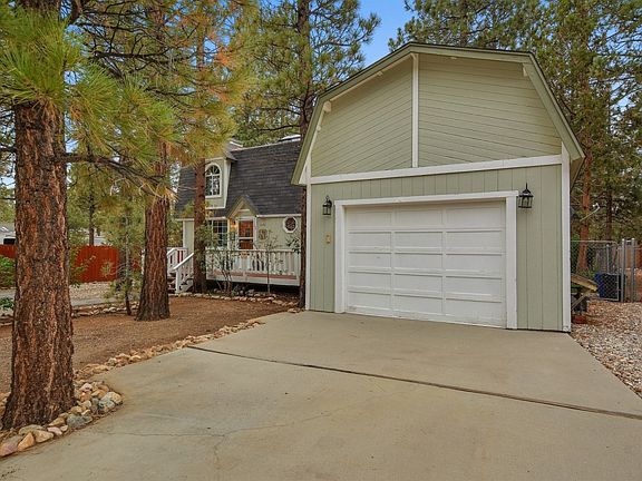 4th image of 1056 Pine Ln