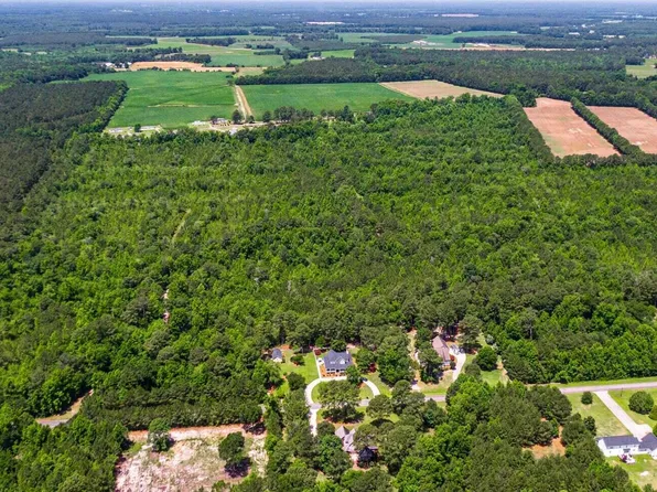 22 Dodge Lane, Wallace, NC 28466