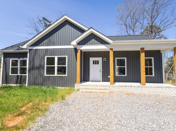 615 Oakleigh Ave, Appomattox, VA 24522