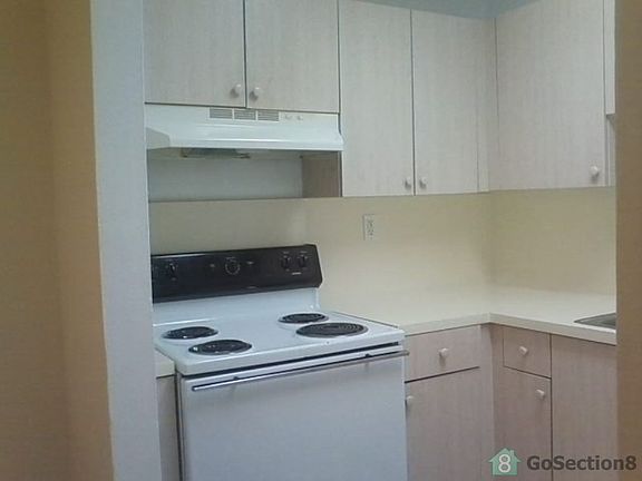 3rd image of 100 NW 14th Ave APT 1