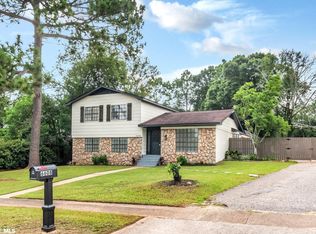 6608 Gaslight Ln N, Mobile, AL 36695