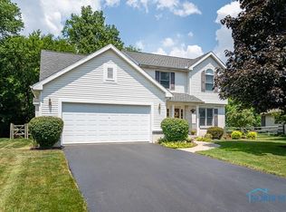 1224 Grassy Ln, Rossford, OH 43460