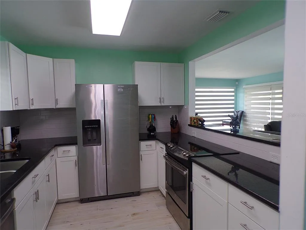 3 bed, 2.0 bath, 1346 sqft, $2,800 — Photo 2