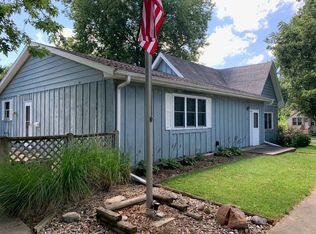 107 W 4th St, Mackinaw, IL