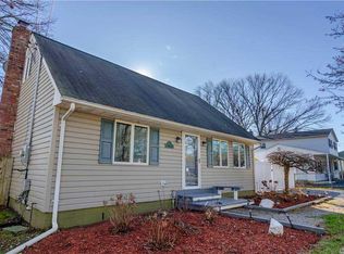 546 Beaver Ln, Ronkonkoma, NY 11779