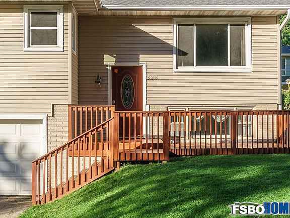 2nd image of 328 Crandall Dr NE