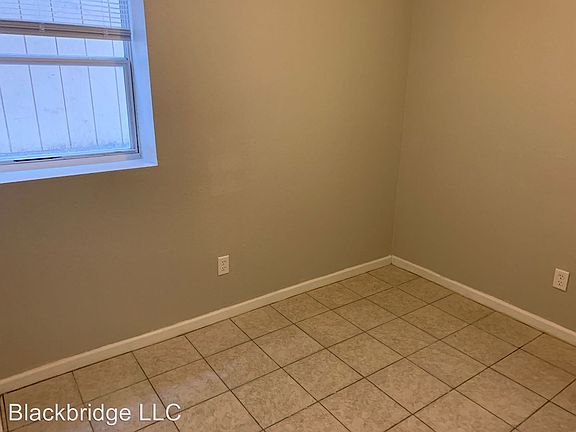 3rd image of 322 Baker St E #2