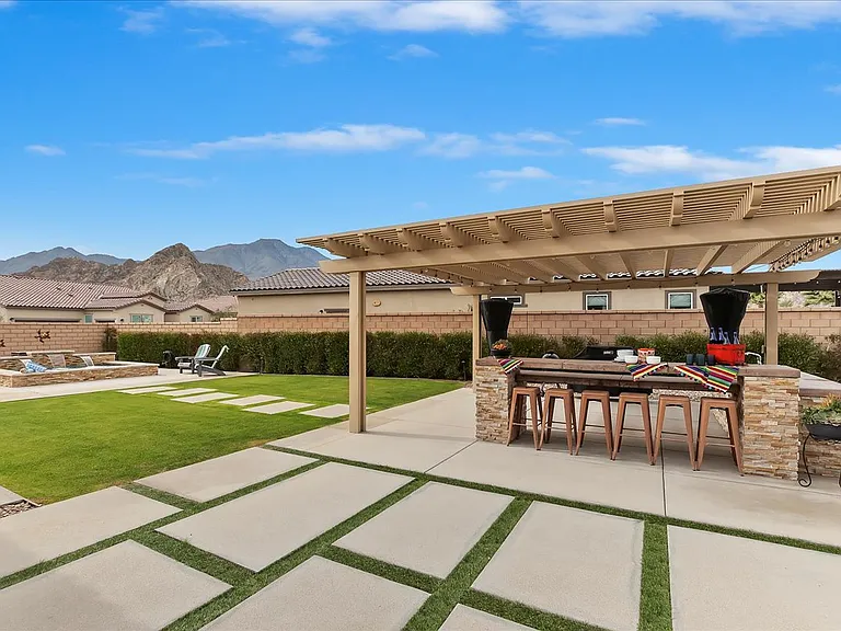 58171 Aragon Way — Photo 4