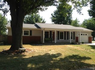 2 Buchanan Ct, Charleston, IL 61920