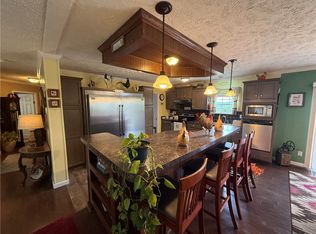 1 Suntop Ln, Holiday Island, AR 72631