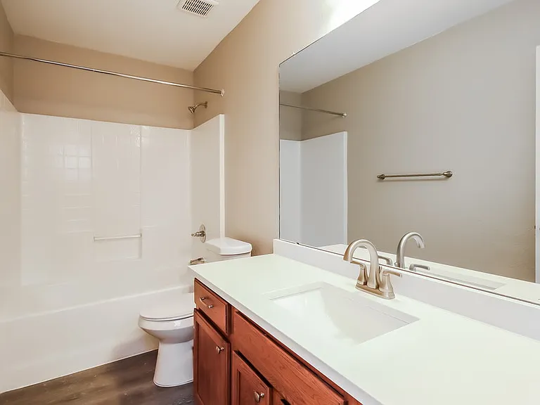 1420 Castlegar Ln — Photo 15
