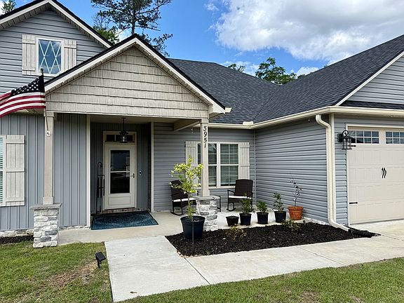 2nd image of 3951 Duchess Ct