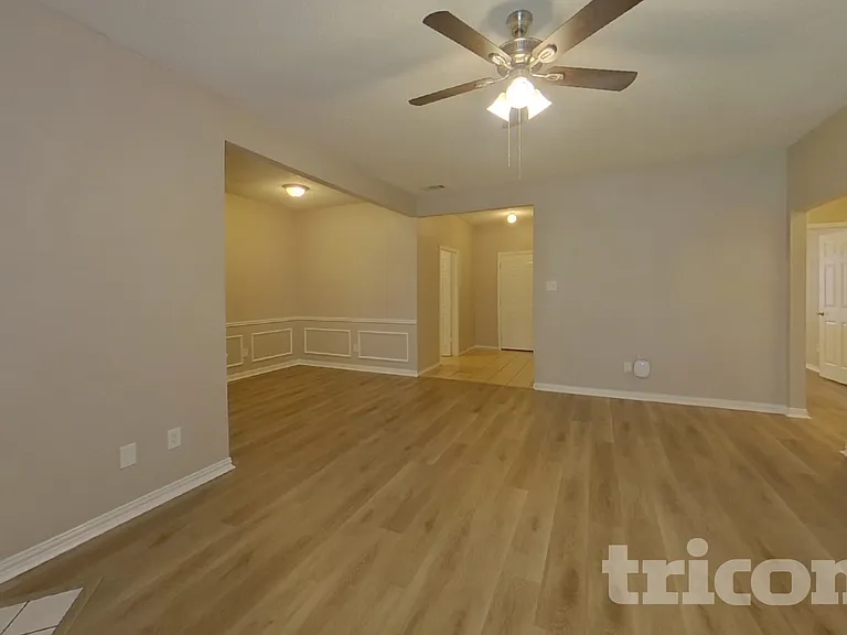 206 Briarglen Dr — Photo 3