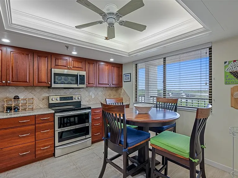 19111 Vista Bay Dr #612 — Photo 6