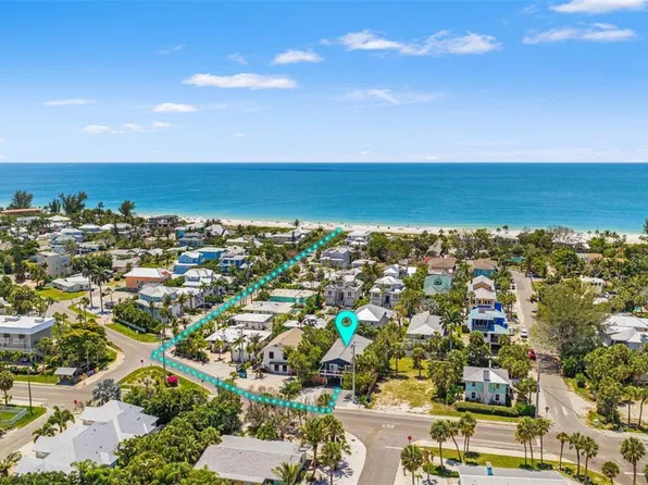8106 Gulf Dr, Holmes Beach, FL 34217