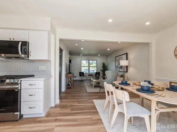 29 Lenape Trl, Washington, NJ 07882