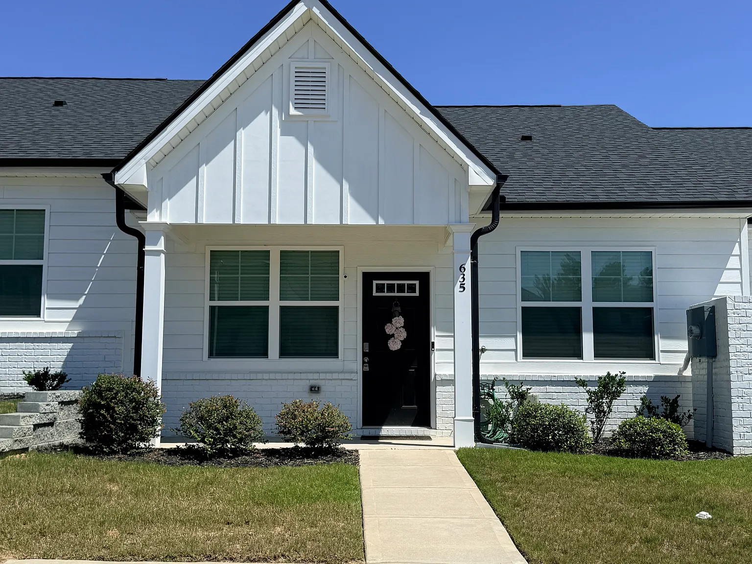 635 Quartz Ln — Photo 1