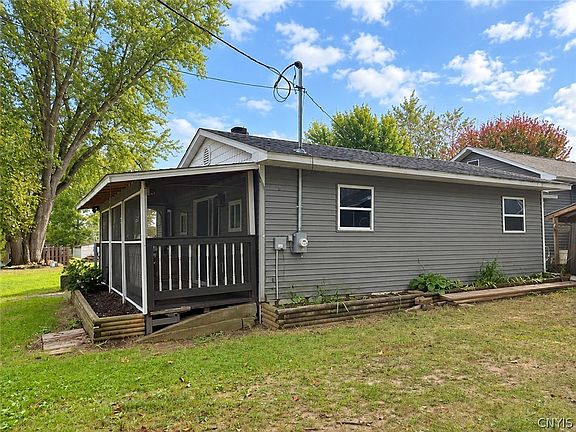 4th image of 399 Pendergast Rd