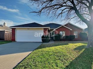 3306 Syracuse Dr, Corinth, TX 76210