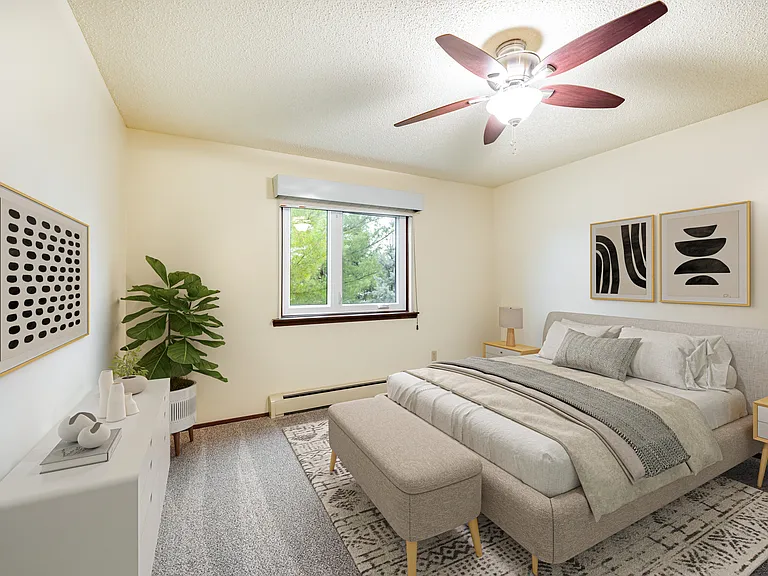 Sun Prairie & Vista Court — Photo 16