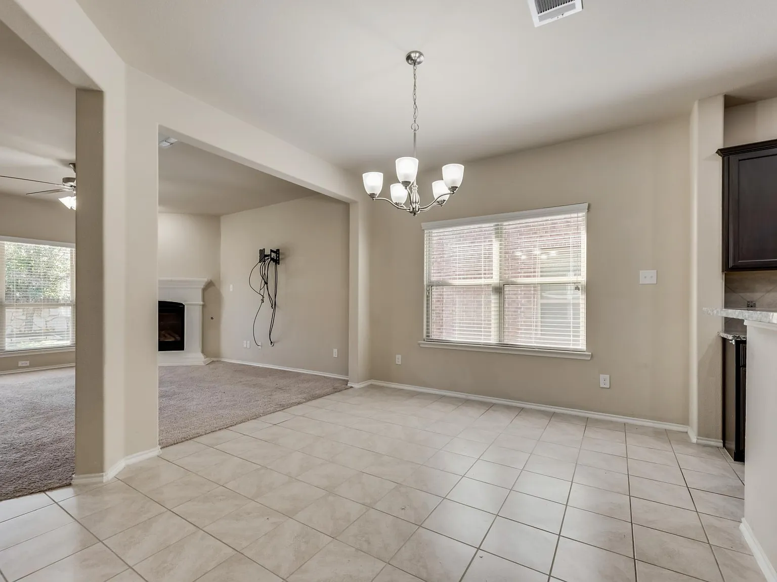 4 bed, 3.5 bath, 2223 sqft, $2,695 — Photo 2