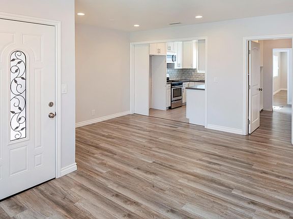 3rd image of 7725 Genesta Ave
