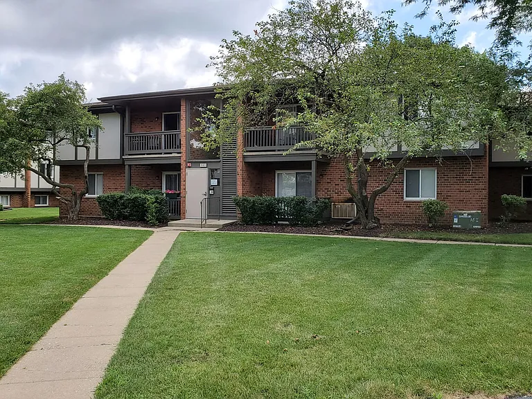 Darlington Court Apartments — Photo 13