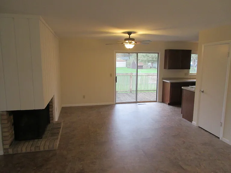 2805-2807 Iroquois Ct — Photo 4
