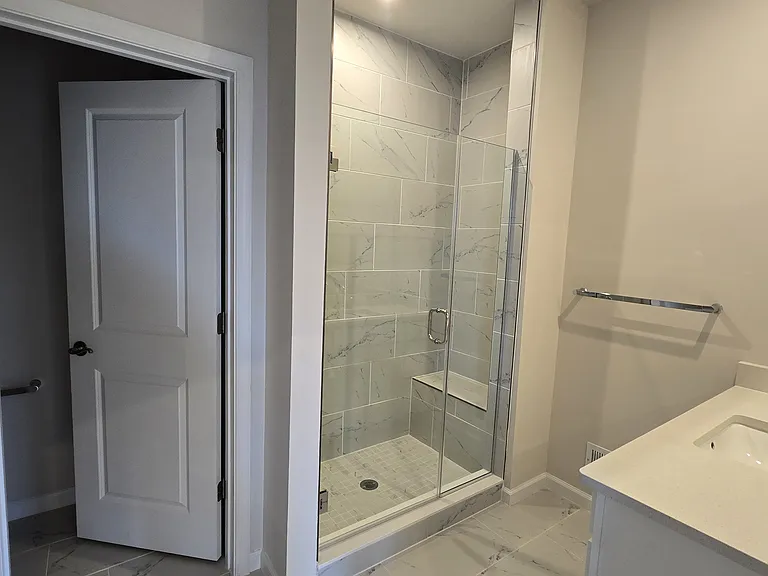 6701 Belcrest Rd — Photo 4