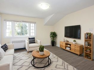 139 Oakdale Ave #3, Saint Catharines, ON L2P2L3