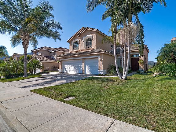 2nd image of 810 Windridge Cir