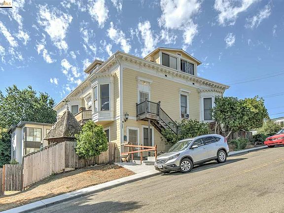 2nd image of 304 Marina Vista Ave
