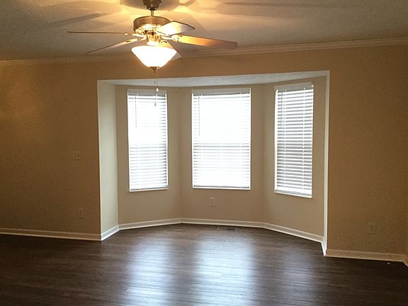 2nd image of 902 Grandstone Ct